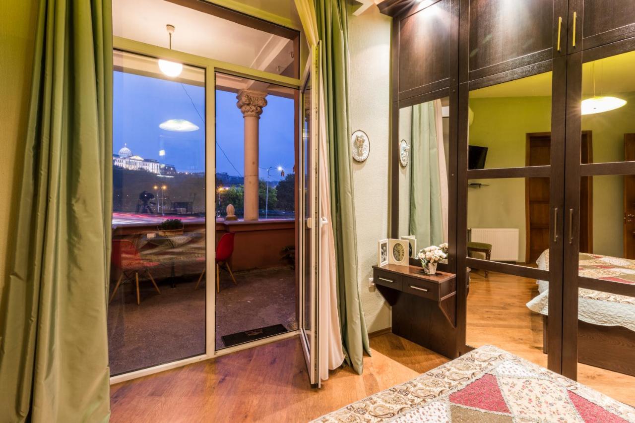 Apartment At 12 Baratashvili Street Tbilisi Exterior photo